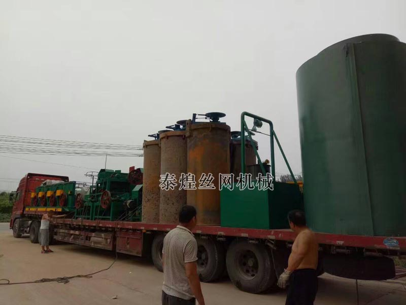 復合直進式拔絲機裝車發(fā)貨中